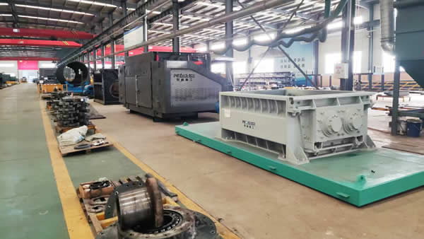 Taller de producción para equipos de transferencia de residuos