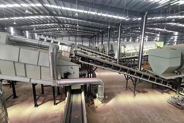 Sistema de tratamiento de residuos de relleno sanitario